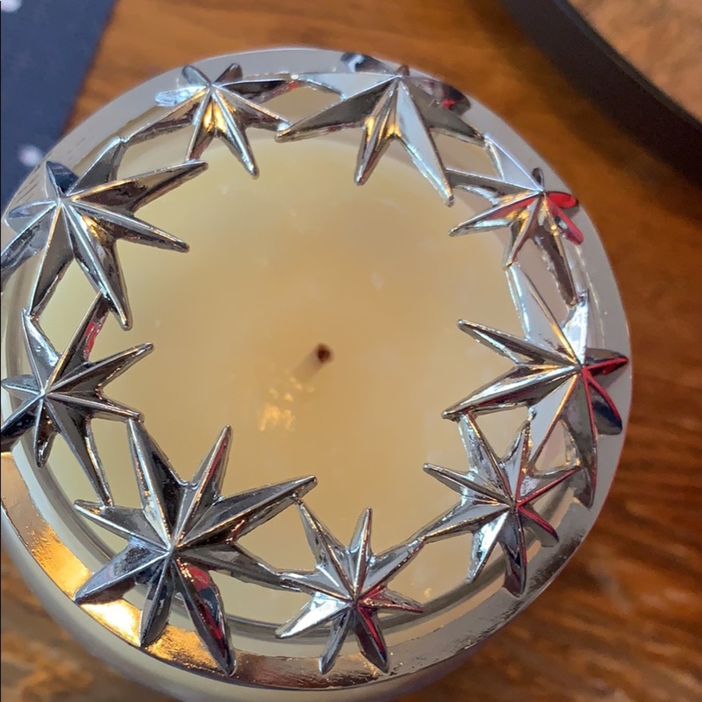 Set of 2 yankee candle illuma lids. One used and one new